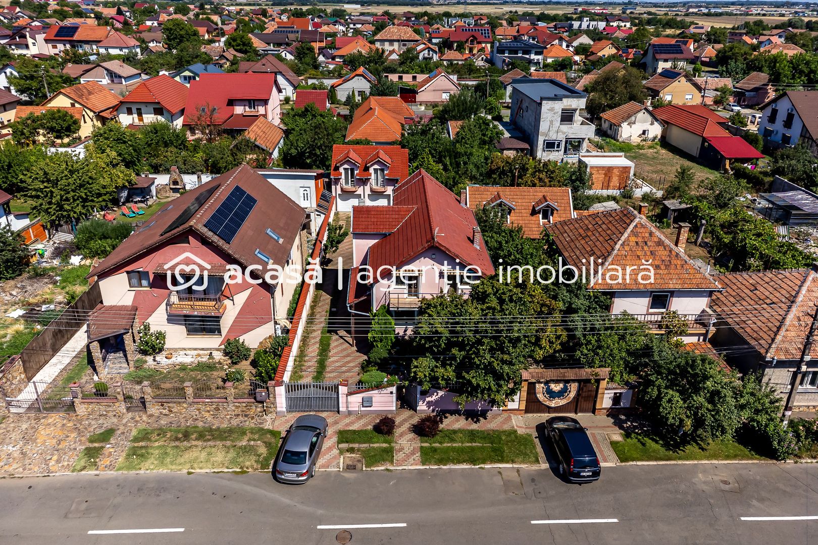 Vilă cu 6 camere în zona rezidențială – Poltura