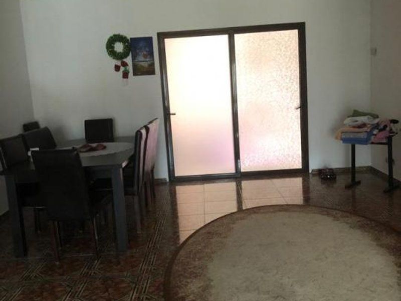 Afumati vila 8 camere , teren 1300 mp , piscina