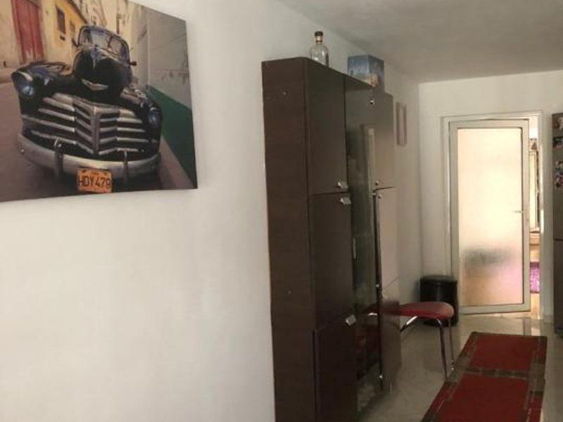 Afumati vila 8 camere , teren 1300 mp , piscina