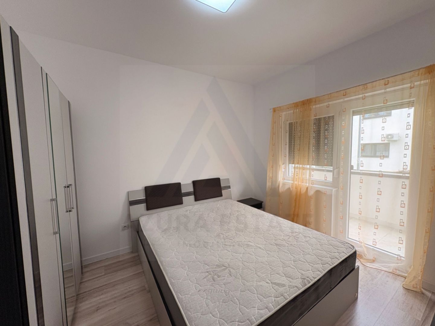 Apartament 2 camere decomandat 55 mp utili balcon 5 mp Grigore Ionescu