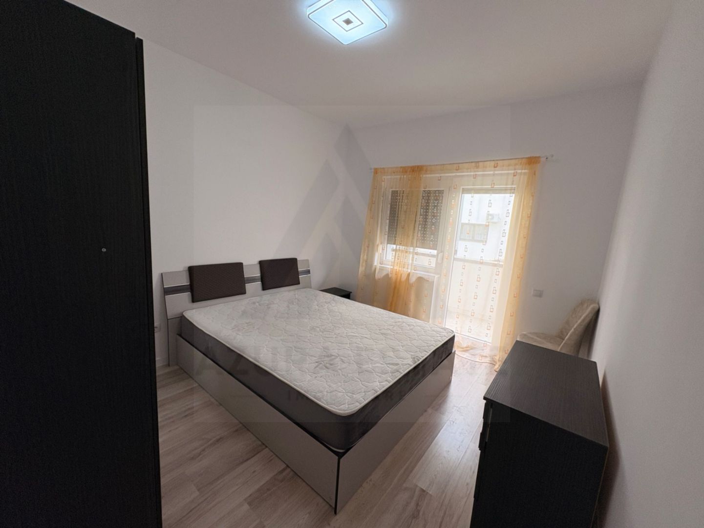 Apartament 2 camere decomandat 55 mp utili balcon 5 mp Grigore Ionescu