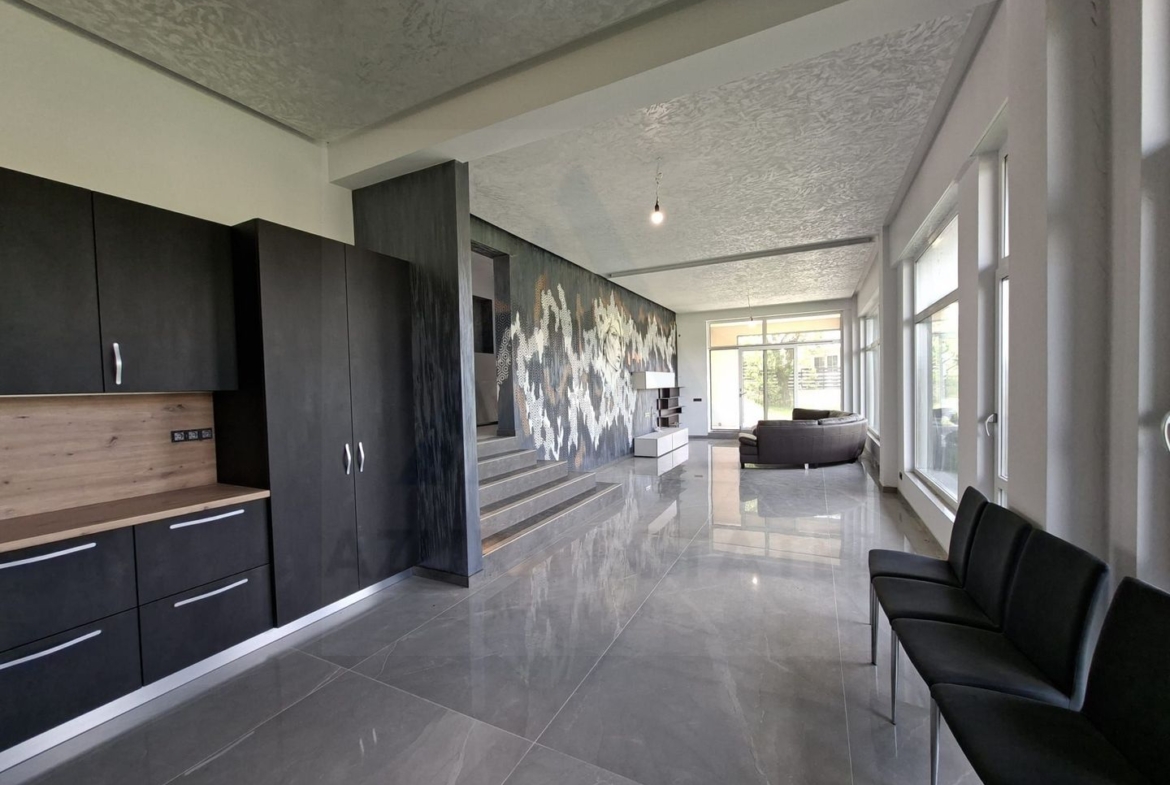 Casă moderna 229 mp utili garaj  piscina terasa balcon Cisnadioara