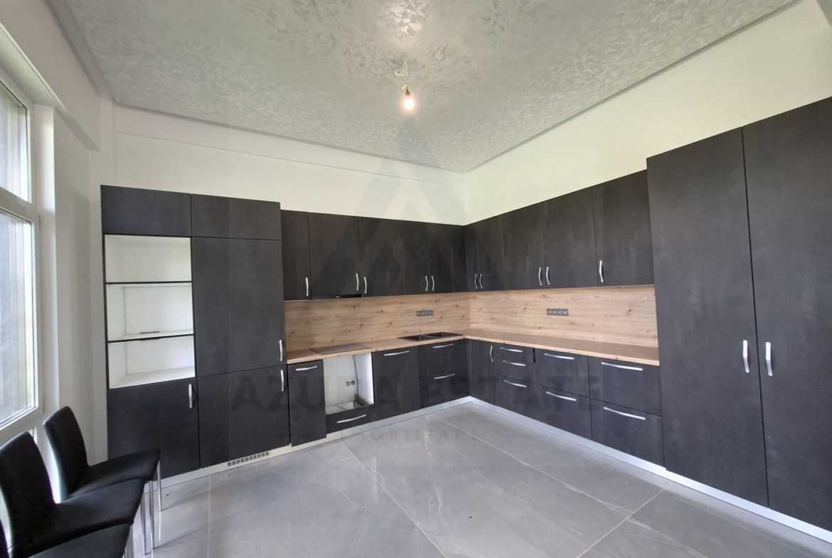Casă moderna 229 mp utili garaj  piscina terasa balcon Cisnadioara