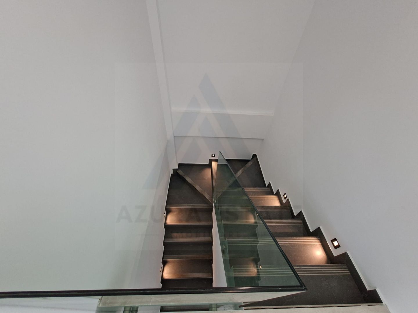 Casă moderna 229 mp utili garaj  piscina terasa balcon Cisnadioara
