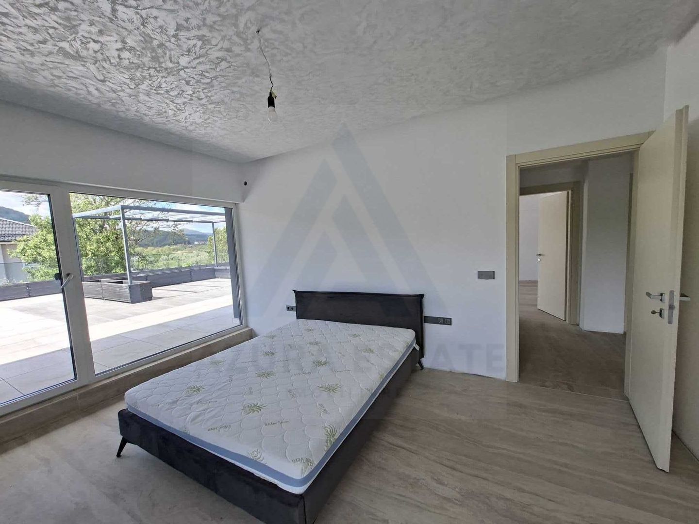 Casă moderna 229 mp utili garaj  piscina terasa balcon Cisnadioara