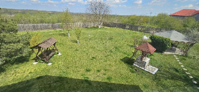 Ciopani vila 5 camere teren 4000 mp