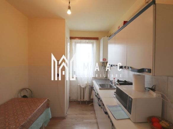 Apartament cu 2 camere | Balcon  |  Pivnita | zona Vasile Aaron