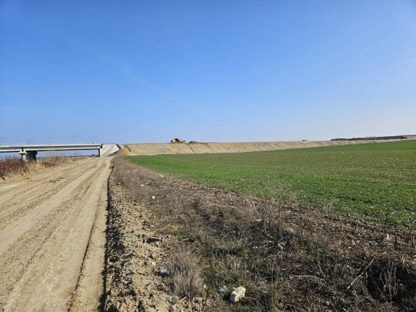 Teren intravilan 5000 mp de vânzare   Cheiul Dâmboviței apropiere A2