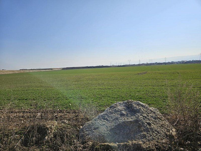Teren intravilan 5000 mp de vânzare   Cheiul Dâmboviței apropiere A2