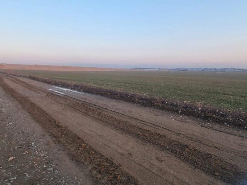 Teren intravilan 5000 mp de vânzare   Cheiul Dâmboviței apropiere A2