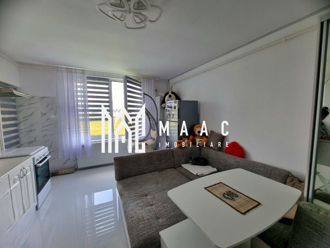 Apartament 3 camere | Balcon | Parțial mobilat | Doamna Stanca