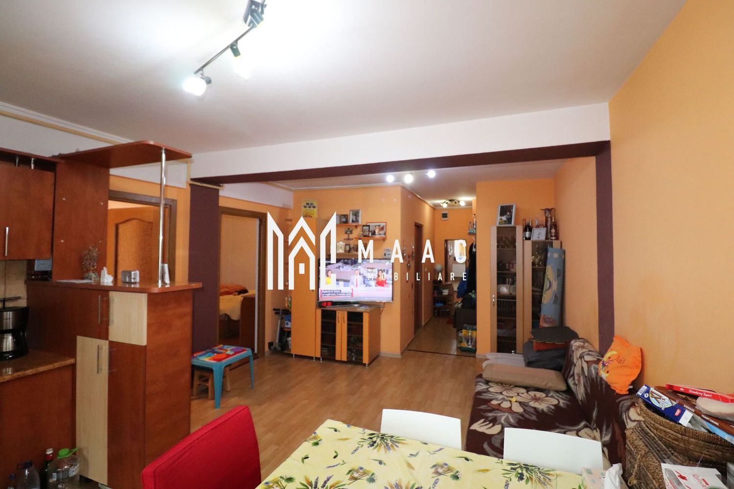 Apartament 3 camere  | Etaj 1 | Parcare privata  | Strand II