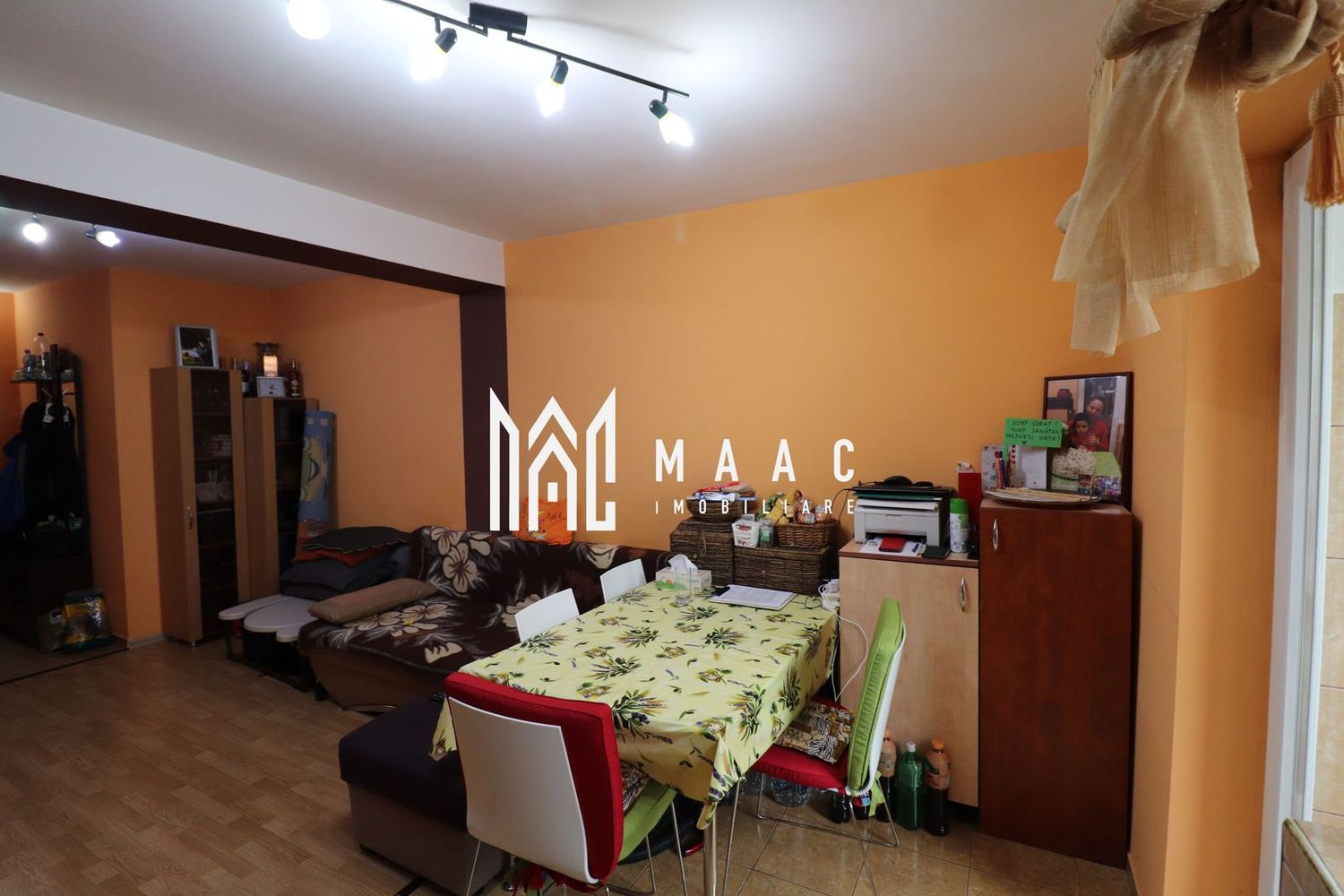 Apartament 3 camere  | Etaj 1 | Parcare privata  | Strand II