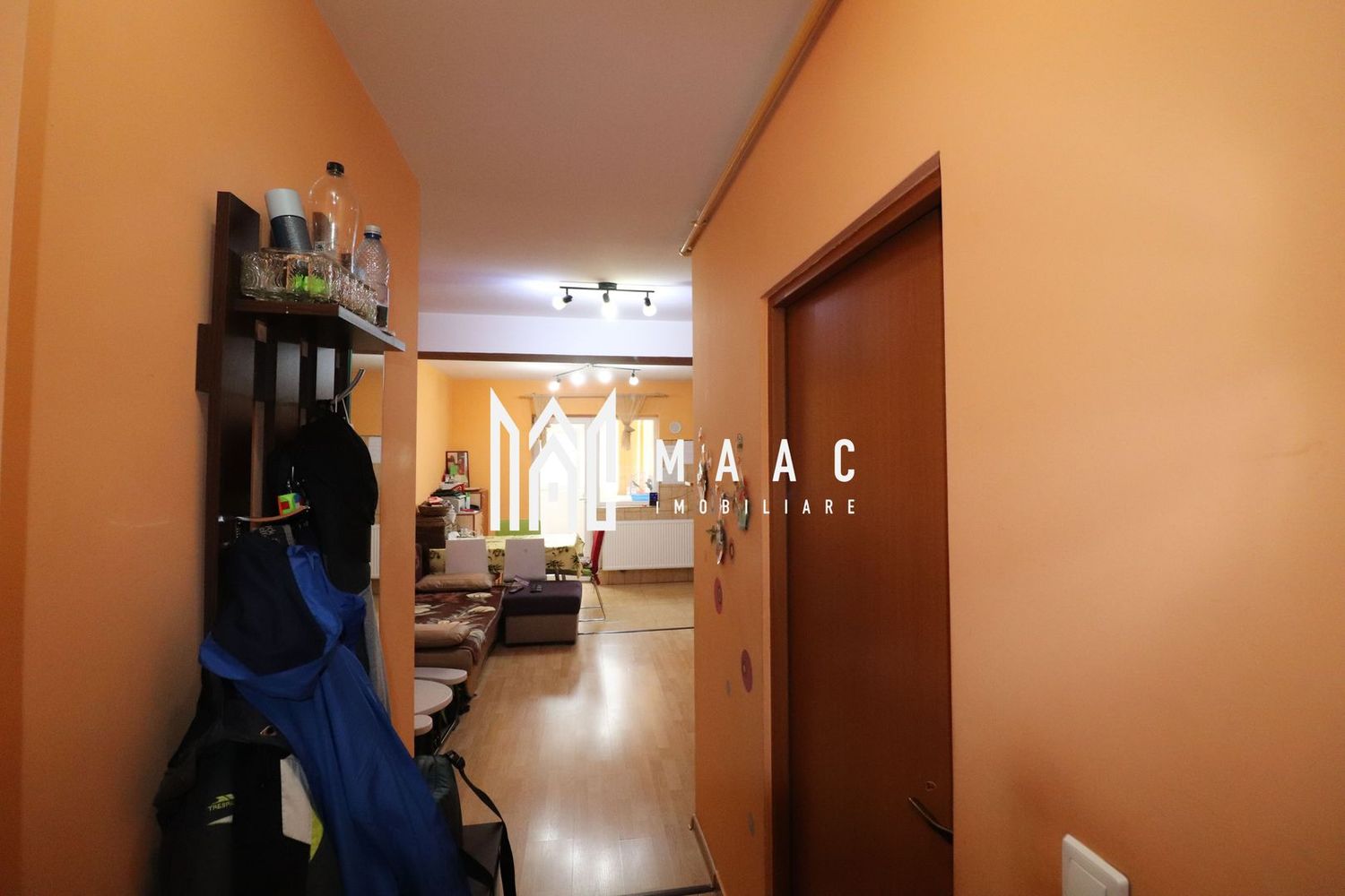Apartament 3 camere  | Etaj 1 | Parcare privata  | Strand II