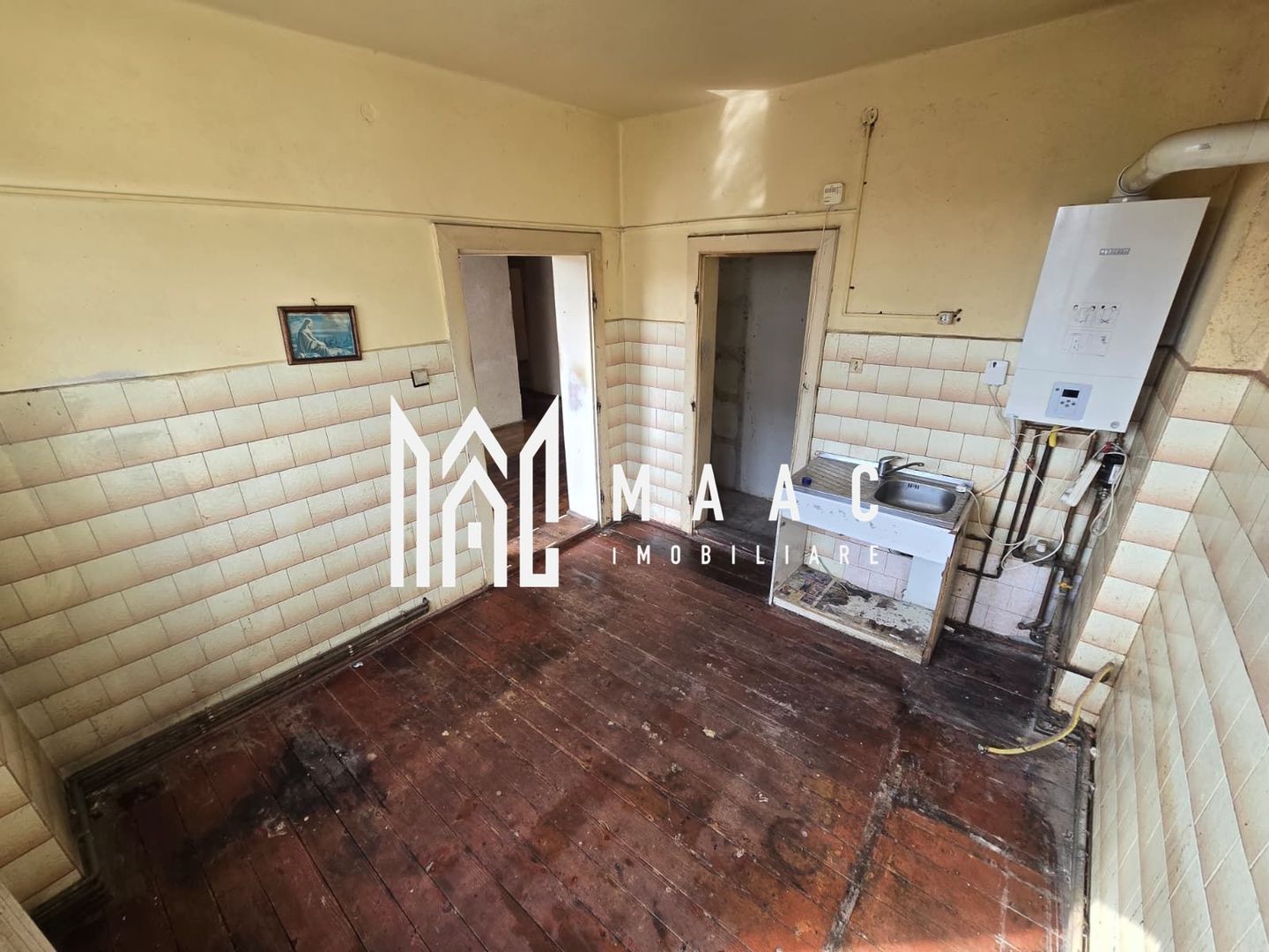 anBn-7299 Apartament la casa 4 camere 300 teren zona Centrala