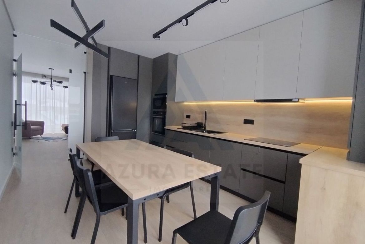 Apartament lux 85 mp utili 3 camere 2 bai si parcare subterana Central
