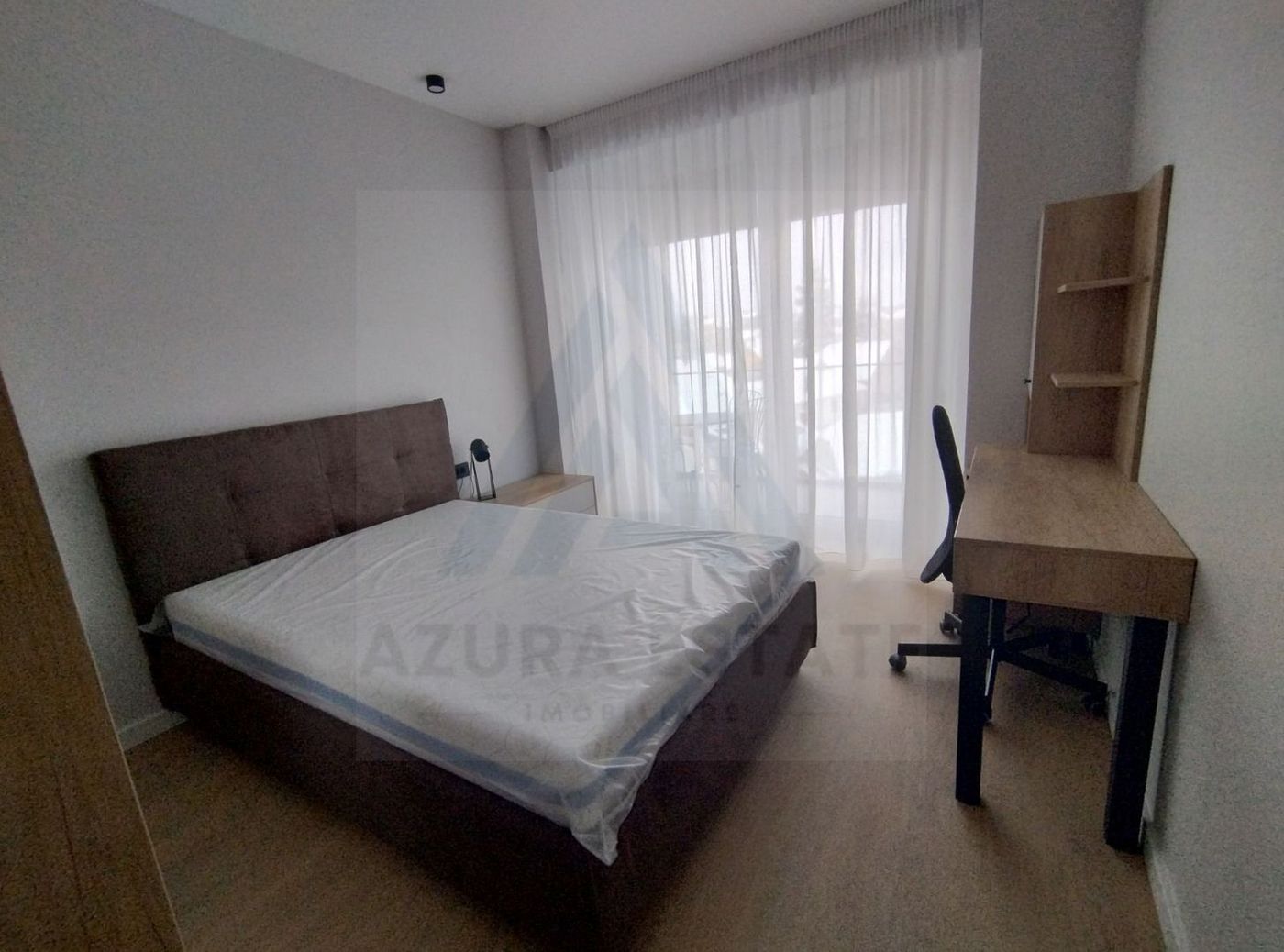 Apartament lux 85 mp utili 3 camere 2 bai si parcare subterana Central