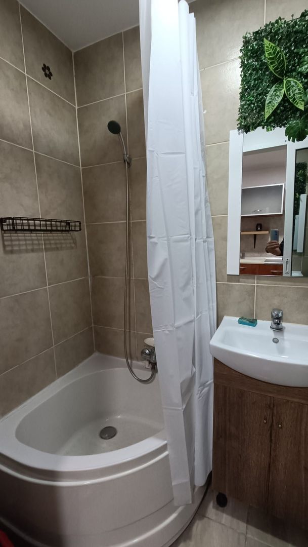 De vanzare garsoniera micro 40, et. 3/3, 27.000 euro