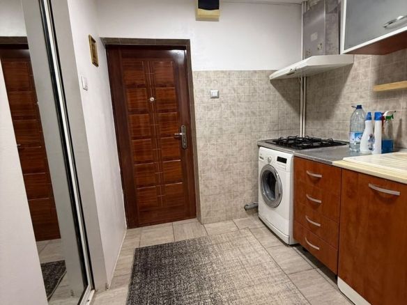 De vanzare garsoniera micro 40, et. 3/3, 27.000 euro
