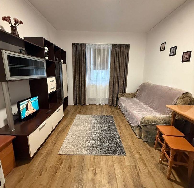 De vanzare garsoniera micro 40, et. 3/3, 27.000 euro