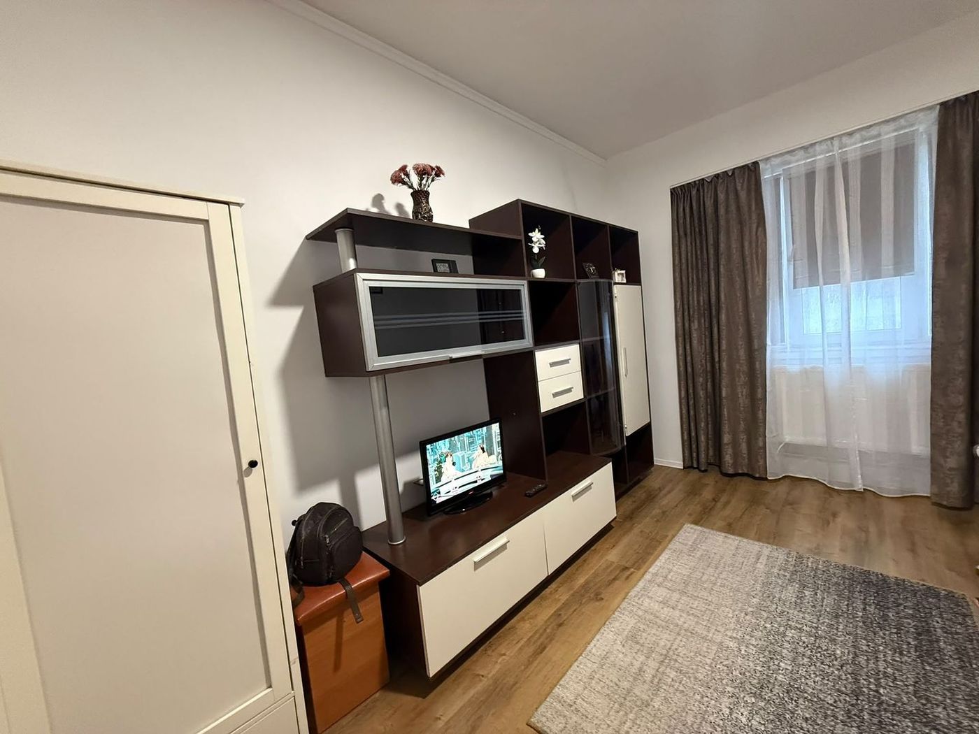 De vanzare garsoniera micro 40, et. 3/3, 27.000 euro