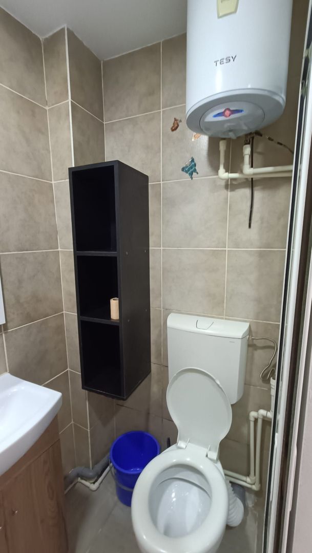 De vanzare garsoniera micro 40, et. 3/3, 27.000 euro
