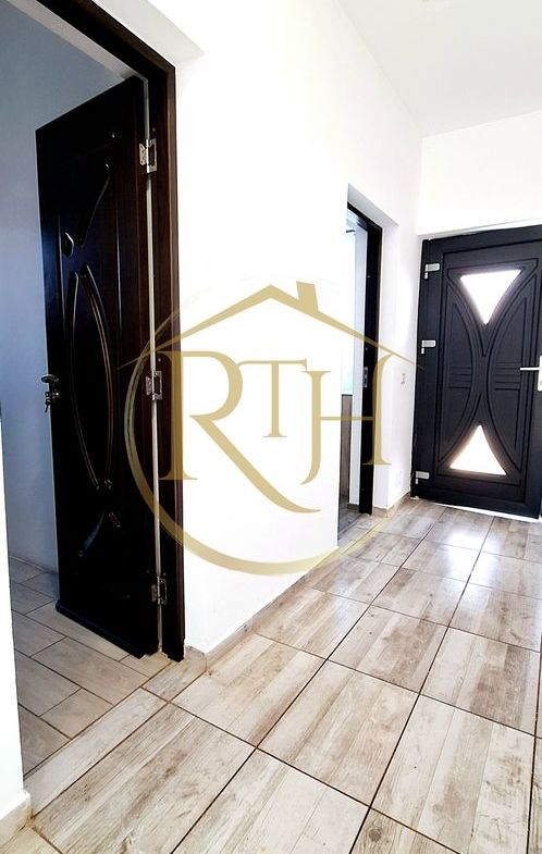 Oferim spre inchiriere casa individuala cu 3 camere, Giroc, Aproape de Primarie