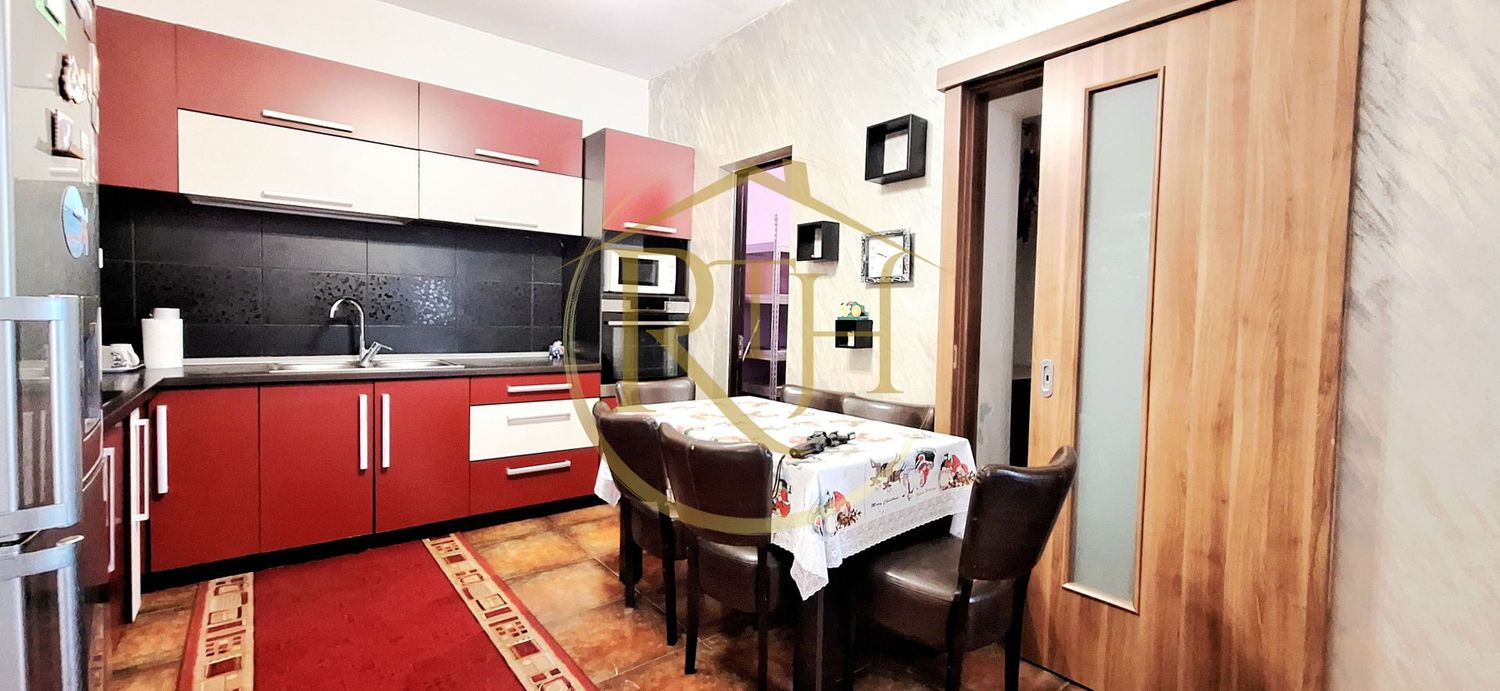 Oferim spre inchiriere apartament spatios, cu 3 camere, aproape de Nokia