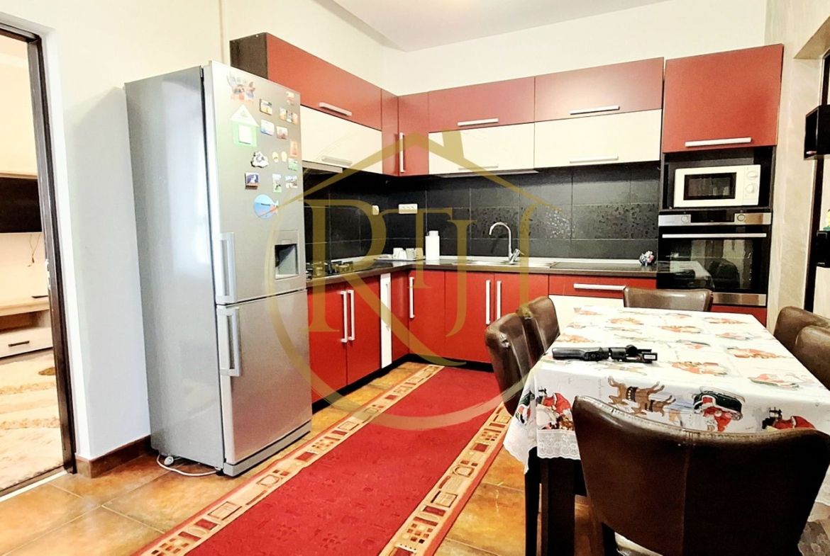 Oferim spre inchiriere apartament spatios, cu 3 camere, aproape de Nokia