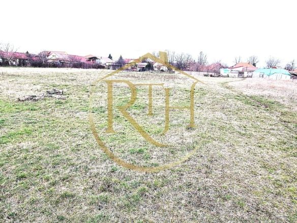 Vand teren intravilan Zona Fraidorf,comison ,,0”