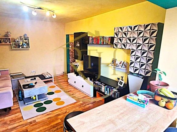 Vand apartament cu 4 camere in zona spitalul judetean,comision ,,0”