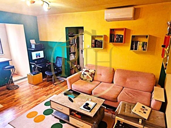 Vand apartament cu 4 camere in zona spitalul judetean,comision ,,0”