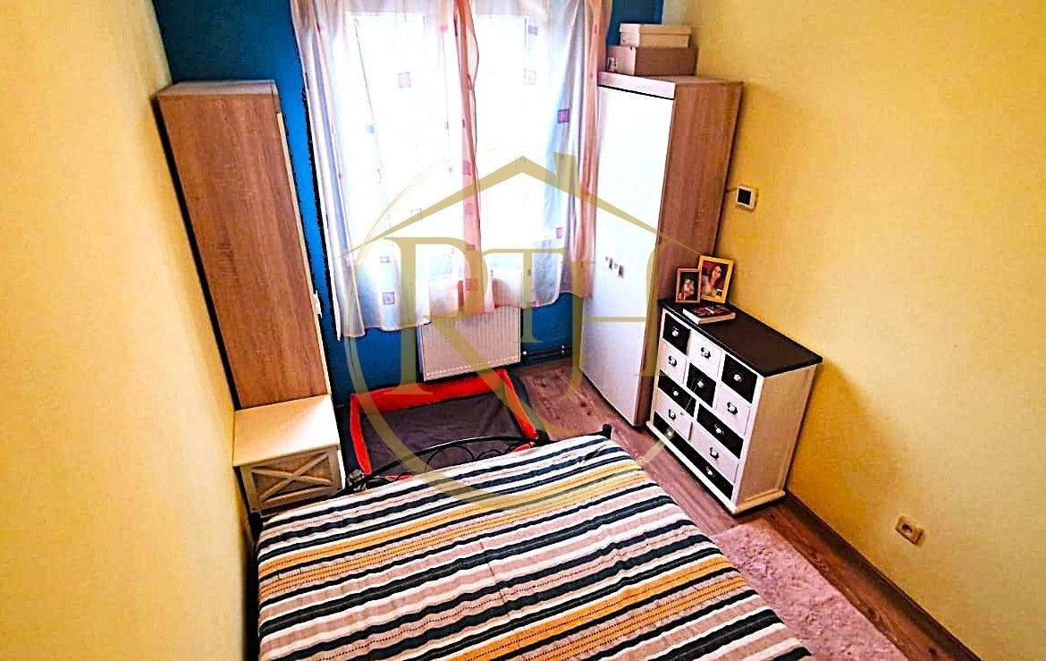 Vand apartament cu 4 camere in zona spitalul judetean,comision ,,0”