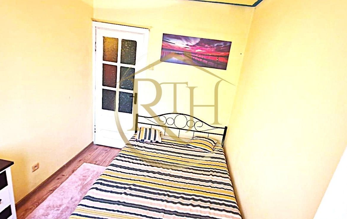 Vand apartament cu 4 camere in zona spitalul judetean,comision ,,0”