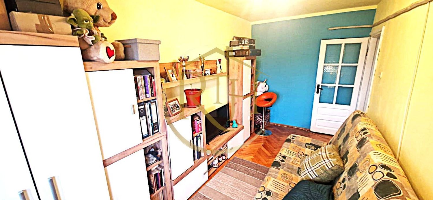 anBn-10418 Vand apartament cu 4 camere in zona spitalul judetean,comision ,,0”