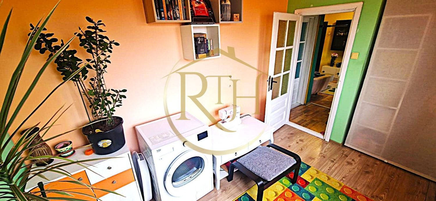 anBn-10420 Vand apartament cu 4 camere in zona spitalul judetean,comision ,,0”