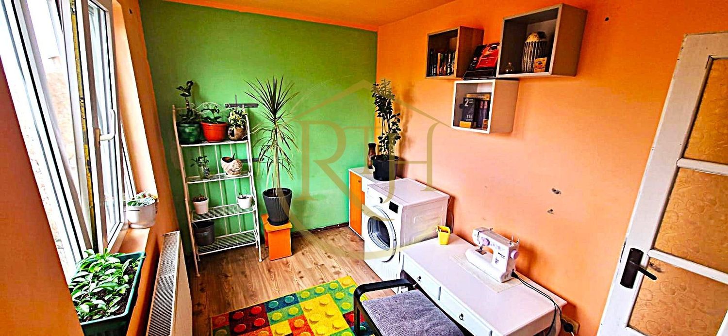 anBn-10421 Vand apartament cu 4 camere in zona spitalul judetean,comision ,,0”