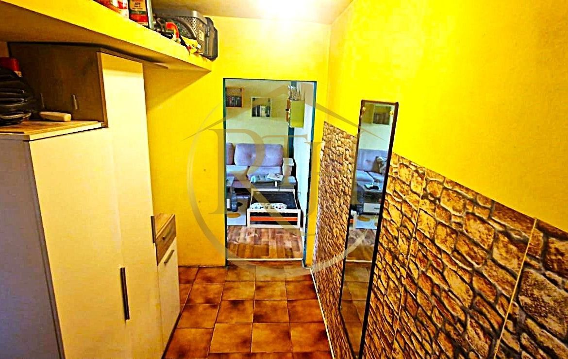 Vand apartament cu 4 camere in zona spitalul judetean,comision ,,0”