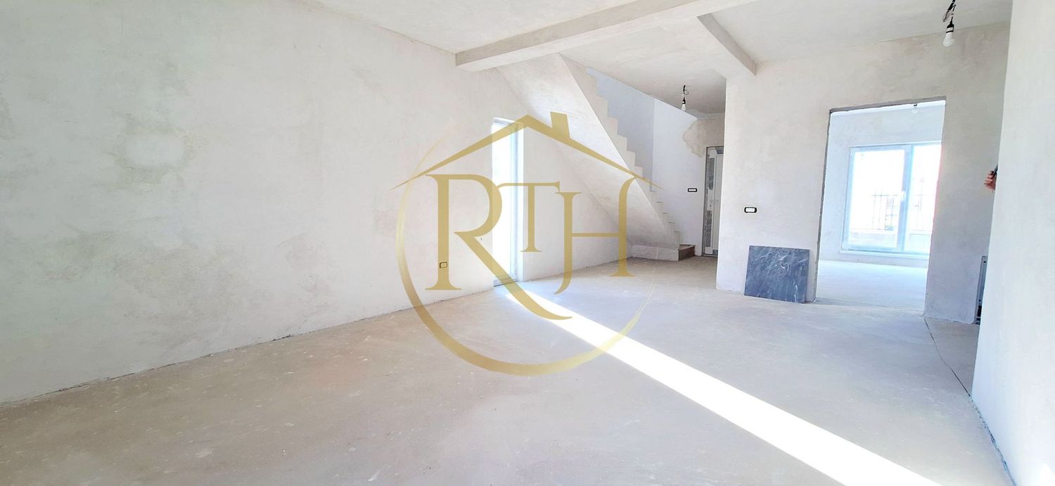 Oferim spre vanzare Case-Duplex cu 4 camere, situate in Giroc, zona buna
