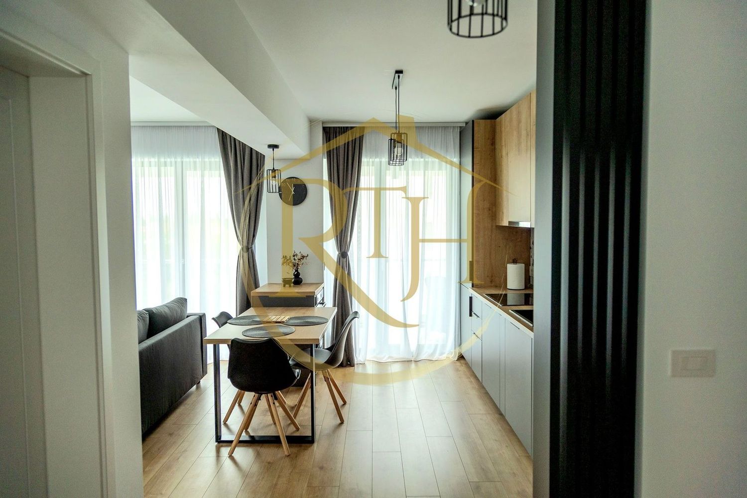 Oferim spre inchiriere apartament cu 3 camere, totul Nou, zona Lipovei,Bloc Nou