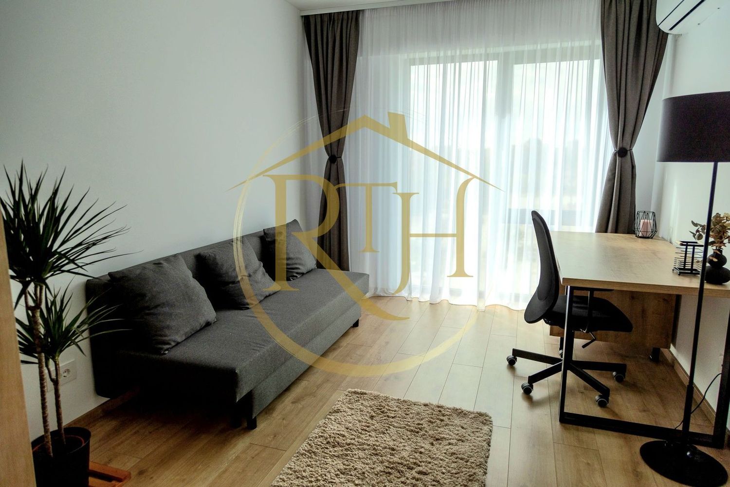 Oferim spre inchiriere apartament cu 3 camere, totul Nou, zona Lipovei,Bloc Nou