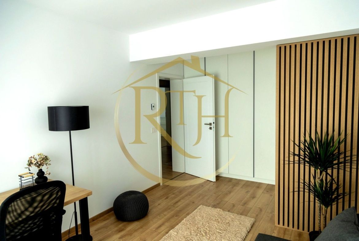 Oferim spre inchiriere apartament cu 3 camere, totul Nou, zona Lipovei,Bloc Nou