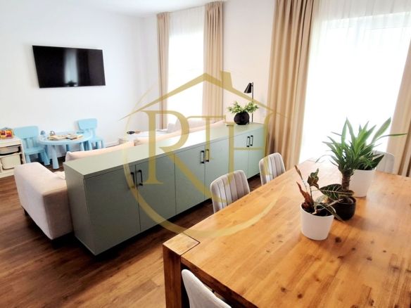 Oferim spre vanzare Casa tip Duplex, situata in Giroc in apropiere de DAF