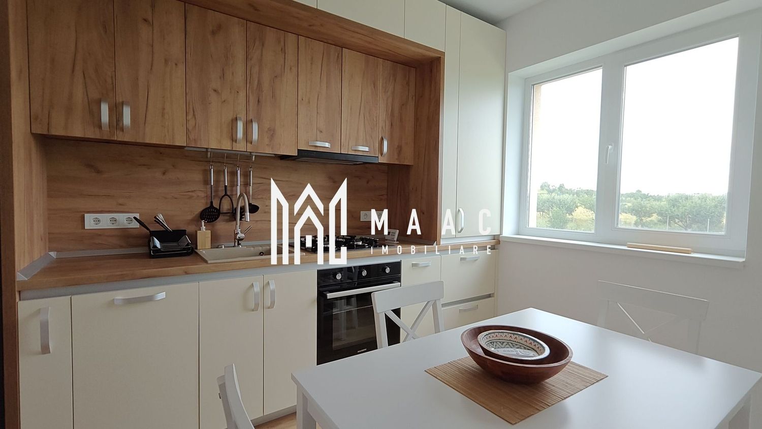 Apartament 3 camere | C. Șurii Mici | 70 mp, 2 băi, parcare