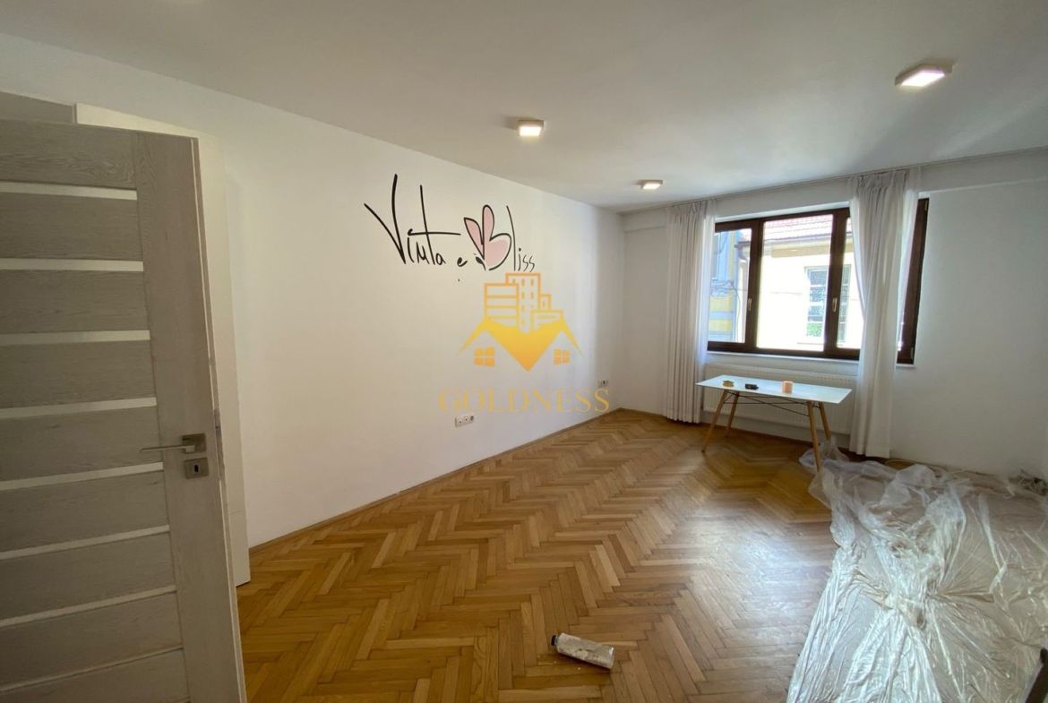 Spatiu birou/aparatament, 3 camere, decomandate, Eroilor Zona Teatru