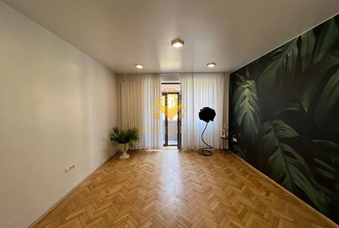 Spatiu birou/aparatament, 3 camere, decomandate, Eroilor Zona Teatru