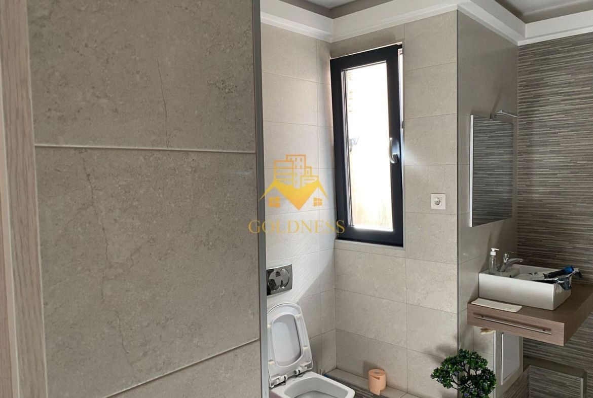 Spatiu birou/aparatament, 3 camere, decomandate, Eroilor Zona Teatru
