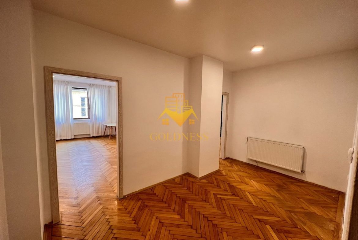 Spatiu birou/aparatament, 3 camere, decomandate, Eroilor Zona Teatru