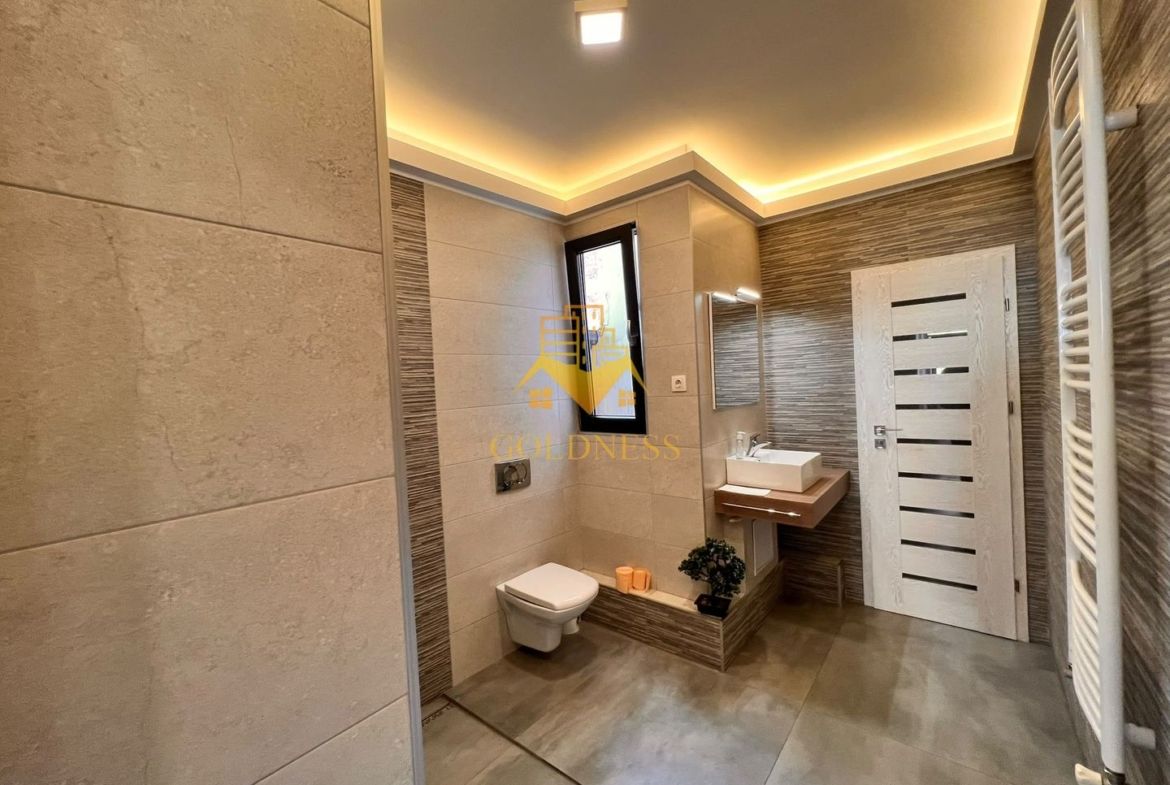 Spatiu birou/aparatament, 3 camere, decomandate, Eroilor Zona Teatru