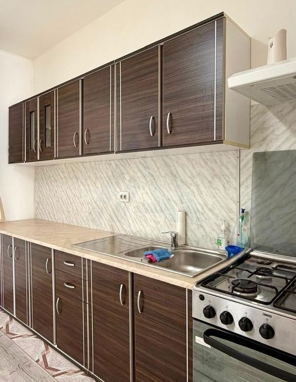 Spatiu comercial la curte 50 mp utili parter openspace zona Strand